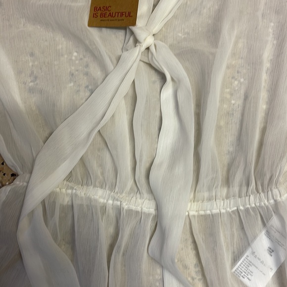 NWT Fox Petite sheer top 5️⃣5️⃣5️⃣ - Picture 4 of 4